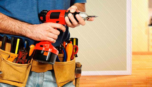 FOTO 10 | 10. Hacer reparaciones. Tus horas de trabajo pueden ser limitados, pero a diferencia de lo que ocurre con el servicio diurno y reparadores, que no tienen que cobrar una tasa enorme por venir "horas libres." "Horas libres", los clientes ofrecen la oportunidad perfecta para que ahorres en el día cuando hay un aparato roto.
Puedes hacerte publicidad en pequeños locales de conocidos y ofrecer servicios para reparar desde los hornos de microondas hasta ventanas rotas.