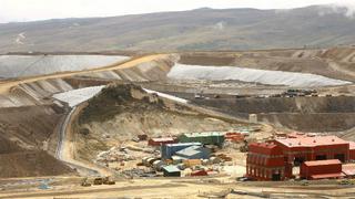 Minera Volcan dice que bloqueo de acceso a Planta de Óxidos paralizó su producción