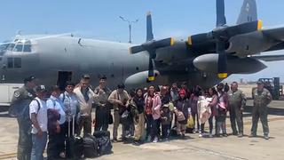 Aviones de FAP evacúan a Lima a viajeros varados por protestas en Juliaca