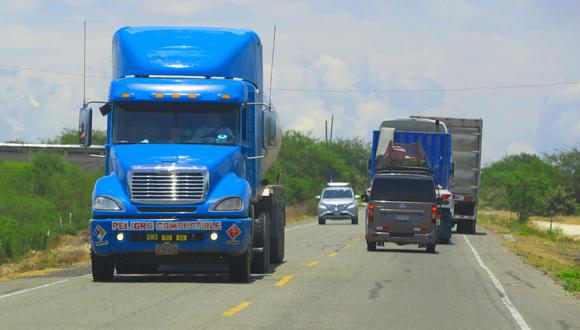 Transportistas de carga peruanos son perjudicados luego que Ecuador y Bolivia establecieron la diferenciación de precios del combustible. (Foto: MTC)