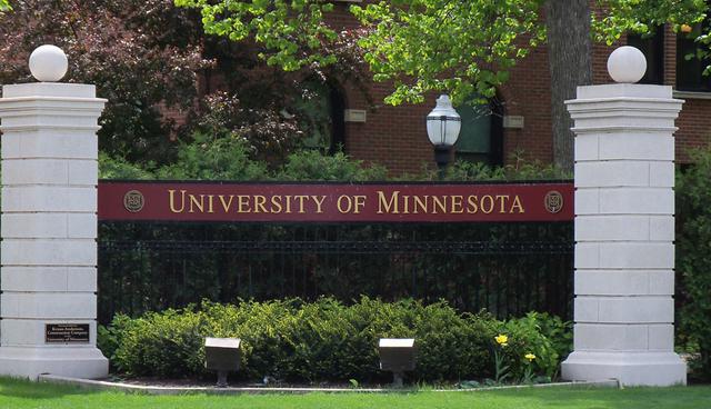 FOTO 9 | Universidad de Minnesota, Twin Cities, Estados Unidos. Puntuación total: 215.0.