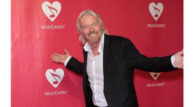 Richard Branson decidió ser la solución. Hace más de 30 años Richard Branson tenía un vuelo pautado para las Islas Vírgenes Británicas, pero estaba atrapado en Puerto Rico cuando su vuelo fue cancelado por no haber suficientes pasajeros. En consecuencia, 