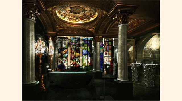 Baño de una de las suites. En mármol, el cuarto de baño es de estilo romano, con techo abovedado barroco con columnas neoclásicas e iluminado por una araña de cristal.