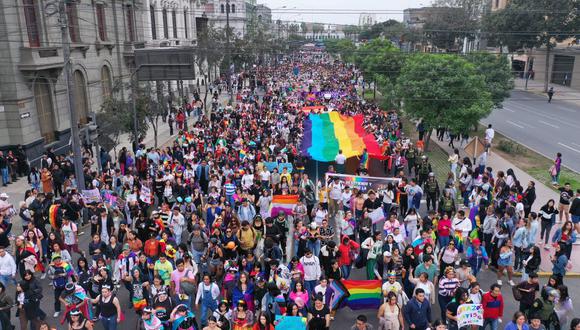 Marcha del Orgullo LGTBI+: Miles de personas se desplazan por las calles del centro de Lima. (Foto: Julio Reaño/ @photo.gec)