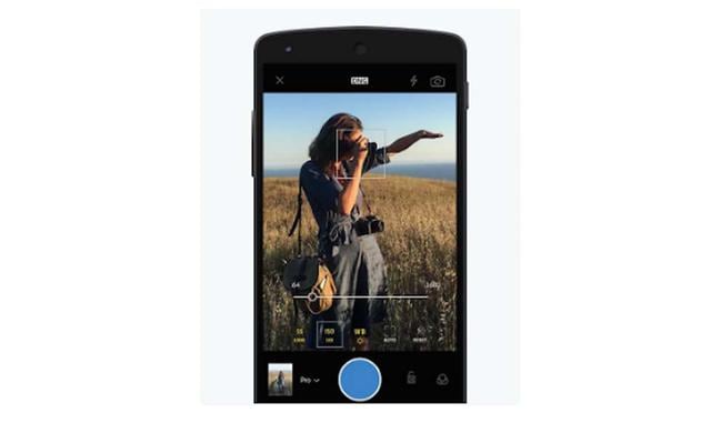 Adobe Lightroom. Tras procesar las fotos, si tienes cuenta de Adobe e inicias sesión la aplicación te permite guardar las imágenes en la nube, sincronizarlas con tu ordenador y organizarlas mediante etiquetas y categorías.