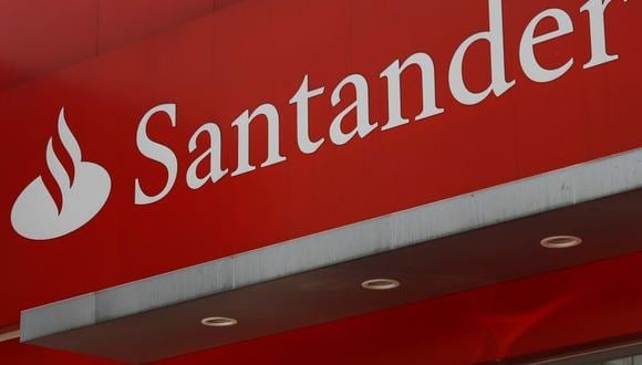 FOTO DE ARCHIVO: El logo del Banco Santander se ve en una sucursal de la Ciudad de México, México, el 12 de abril de 2019. REUTERS/Edgard Garrido
