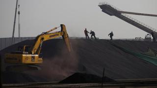 China promete "orden" en el mercado del mineral de hierro en reunión con productores de acero