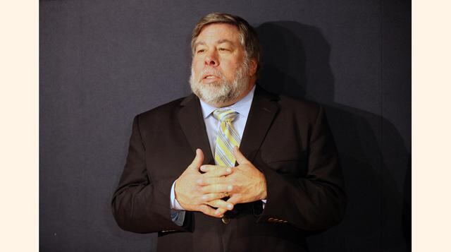 El cofundador de Apple Steve Wozniak y otros mil científicos dicen en la carta que "si cualquier importante potencia militar avanza con el desarrollo de armas (con inteligencia artificial), una carrera armamentista será prácticamente inevitable y el 