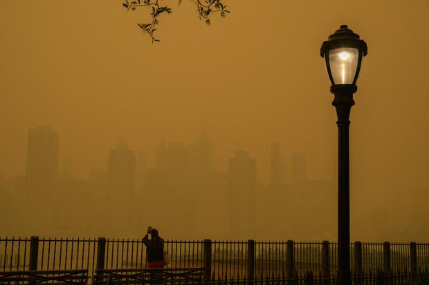 Apocalyptic photos from New York due to pollution caused by fires