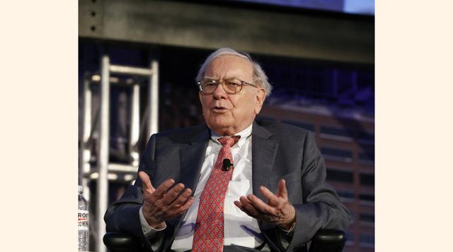 WARREN BUFFETT, donó US$ 17,000 millones. Luego que fuera sometido a un trasplante de corazón, Buffett afirmó que donaría US$ 30,000 millones durante 20 años a la Fundación Gates. (Foto: Bloomberg)