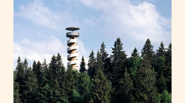 TOUR DE MORON, MALLERAY (SUIZA). Desde sus 26 metros se ven los Alpes y el macizo del Jura. Una escalera recorre el exterior de la torre como una espiral alrededor de un cilindro. Fue inaugurado en 2004.