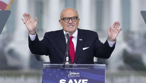 Giuliani ha negado estas actuaciones, según el NYT, y su abogado, Robert J. Costello, rechazó el miércoles comentar estas "especulaciones de los medios". (Foto: EFE/EPA/MICHAEL REYNOLDS)