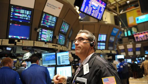 Los principales índices de Wall Street abrieron a la baja el lunes. (Foto: AFP)