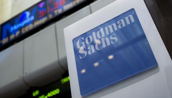 El logotipo de Goldman Sachs Group Inc. se muestra en el piso de la Bolsa de Valores de Nueva York. (Foto: Bloomberg)