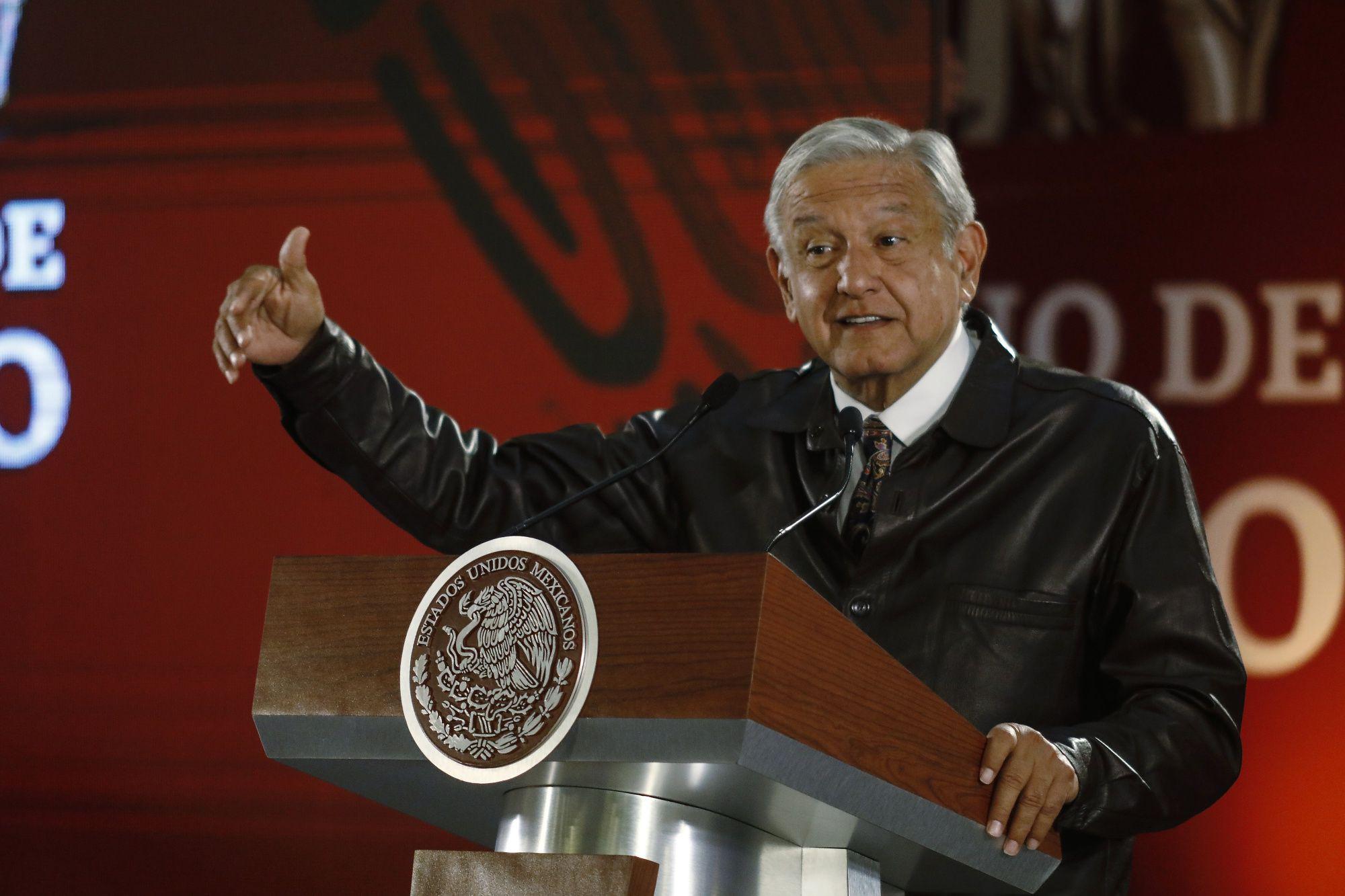 FOTO 7 | El presidente mexicano, Andrés Manuel López Obrador habla durante una conferencia de prensa en el Palacio Nacional en Ciudad de México. Obrador dijo que el conflicto en Venezuela se debe resolver a través de negociaciones pacíficas y no de una intervención. (Foto: Bloomberg)