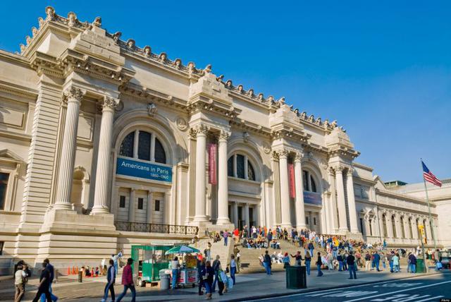 11. El Museo Metropolitano de Arte de Nueva York es un inmenso trabajo de arquitectura neoclásica, lleno de columnas y cornisas de piedra que brindan mucho espacio para los tesoros en su interior.