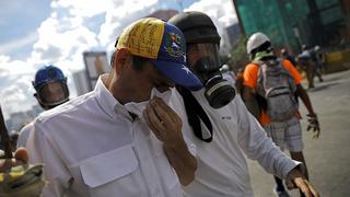 Líderes opositores de Venezuela resultan heridos en choques con fuerzas seguridad