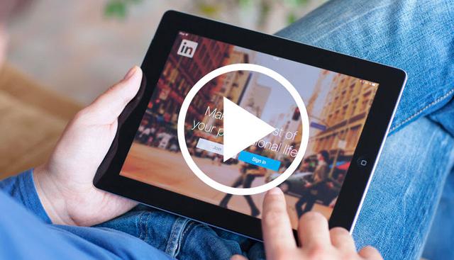 FOTO 3 | 3. Vídeos en los mensajes
LinkedIn como la mayoría de las redes sociales impulsa el vídeo en su plataforma. Ahora además de poder compartir vídeos con tus contactos o grupos, también podrás hacerlo por medio de los mensajes directos. (Foto: Difusión)