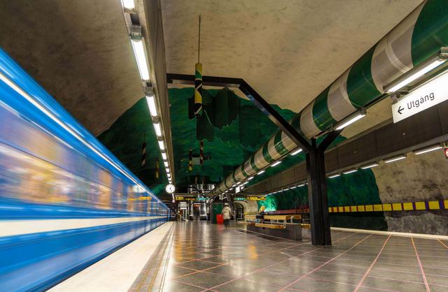 FOTO 20 | ESTACIÓN HUVUDSTA
La estación fue inaugurada en 1985 y está localizada en la línea azul del metro de Estocolmo.