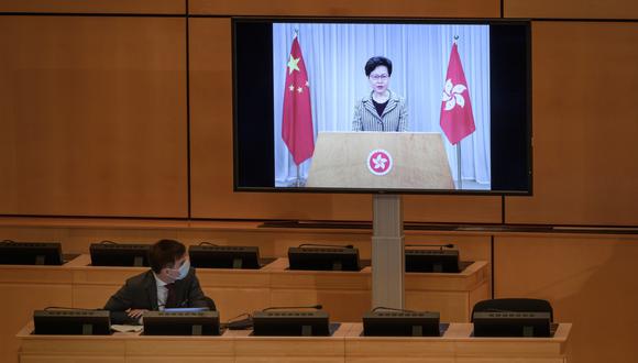 La nueva ley será una "espada" que pende sobre la cabeza de aquellos que afecten la seguridad nacional, dijo la Oficina de Asuntos para Hong Kong y Macao poco después de su promulgación. (Foto: AFP).
