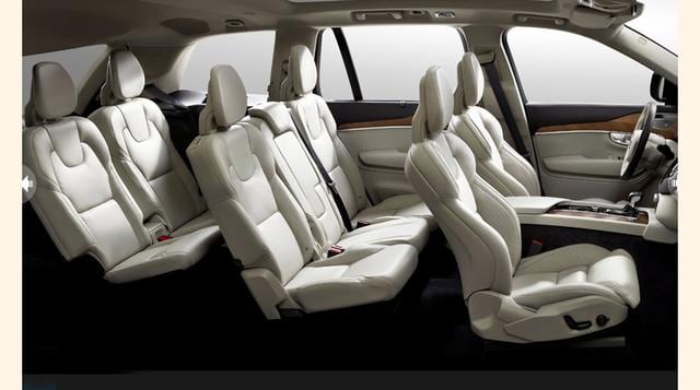 Según los creadores su interior es el más lujoso que hasta ahora ha fabricado Volvo. Libre de botones, una especie de tableta con un sistema muy amigable, nos permite hacernos cargo del sistema. (Foto: Expansión)