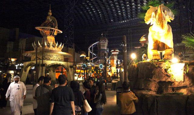 Dubái espera atraer 20 millones de turistas anualmente para el año 2020, cuando la Expo Mundial llegue a la ciudad. Catorce millones de personas visitaron la ciudad en el 2015. (Foto: AP Photo/Jon Gambrell)