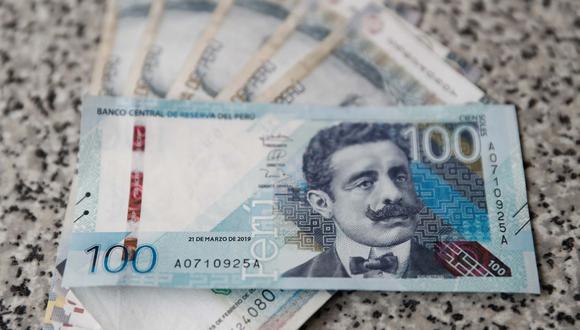 abraham de la melena vocero del banco central de reserva del peru presenta los nuevos billetes de 10 y 100 soles donde sale Pedro Paulet y Chabuca Granda