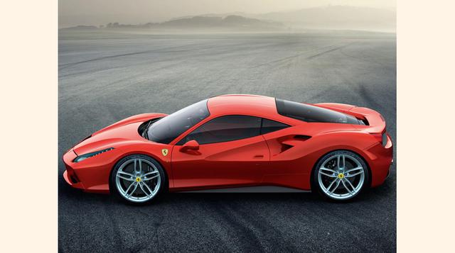 Su potente motor V8 en posición central trasera está acoplado a una caja de siete velocidades de doble embrague, con un sistema de gestión variable, que suaviza la entrega del torque a las ruedas traseras. (Foto: Autocosmos)