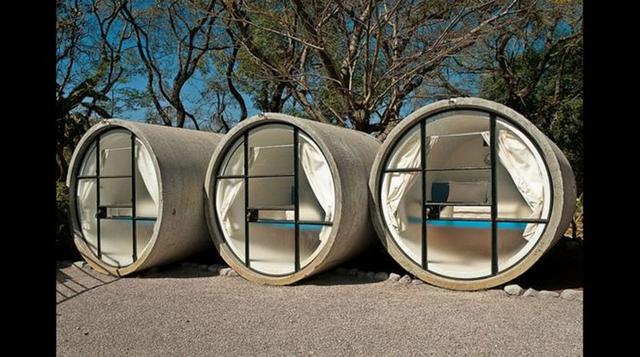 "Esta es una cautivadora idea para reutilizar cosas, en este caso, alcantarillas de hormigón", explica Roke, a propósito de estas habitaciones de hotel. Las estructuras "TuboHotel'", creadas por T3arc en México en 2010, pretendían