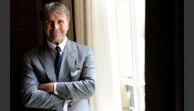 FOTO 8 | Los de nicho: Brunello Cucinelli. ¿Se le antoja cachemir de alta calidad, como la camiseta que prefiere Mark Zuckerberg para jactarse de su humildad? Entonces puede que le interese Brunello Cucinelli. Esta empresa de capital abierto de Perugia tiene un valor de mercado de 2,300 millones de euros. (Foto: Yahoo)