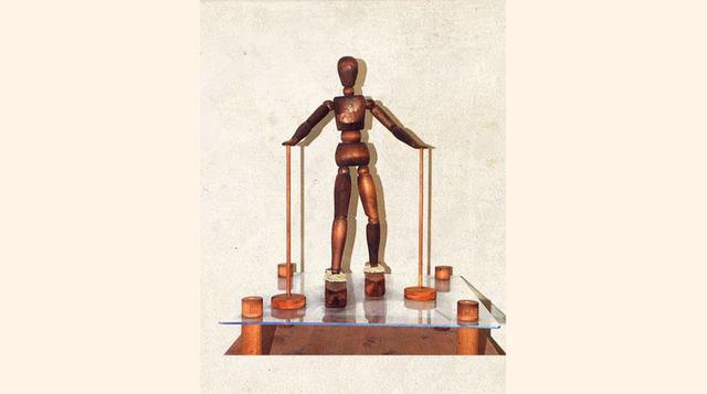 FOTO 17 | Aparato para caminar sobre el agua, eran dos sierras hidráulicas parecidas a esquís y dos bastones con círculos en las extremidades. El artefacto dependería del movimiento de fricción entre los esquís y el agua para que el agua se deslizase sobr