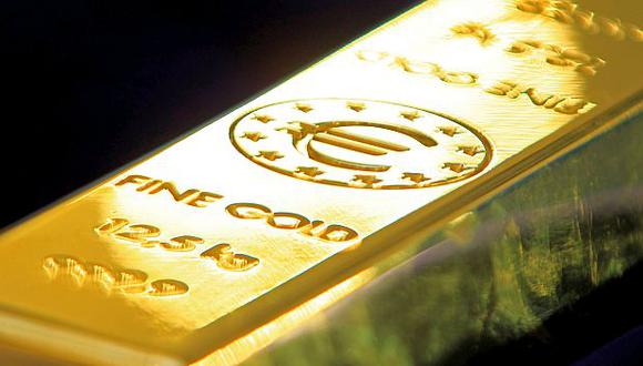 Los futuros del oro en Estados Unidos cotizaban con una alza de 0.2% a US$1,276.20 por onza este jueves. (Foto: Reuters)
