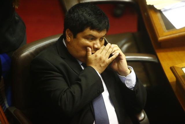 Clayton Galván fue uno de las congresistas que renunció a Fuerza Popular con Kenji Fujimori. (Foto: GEC)