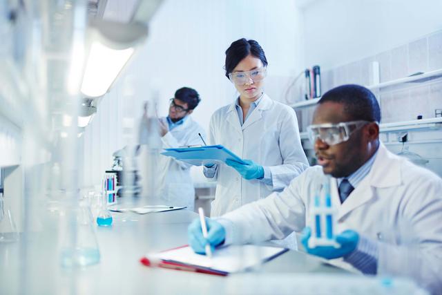 FOTO 6 | Consejero genético. Las personas podrán tener mayor conocimiento sobre las tecnologías disponibles para la prevención y cura de enfermedades según su tipo de sangre, historia médica, pero, sobre todo, ad hoc a su genética. (Foto: istock)