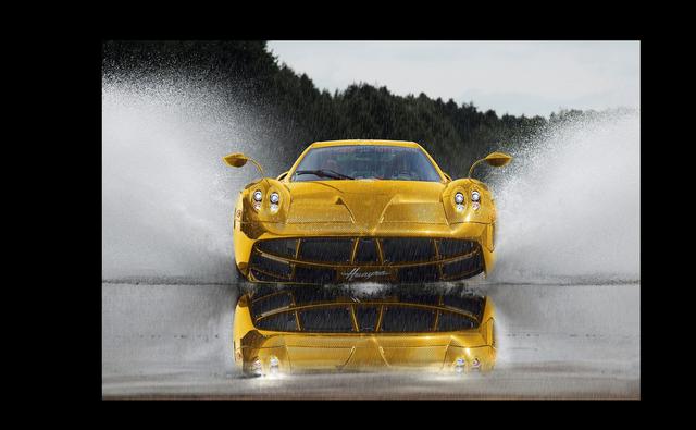 Foto 9 | Pagani Huayra. Fue el sucesor del famoso Pagani Zonda. Este auto que fue ofrecido como el “Hipercoche del 2012”, cuenta con un motor V12 doble turbo desarrollado por Mercedes-AMG. Con 6.0 litros alcanza una velocidad máxima de 231 mph (372 km/h).