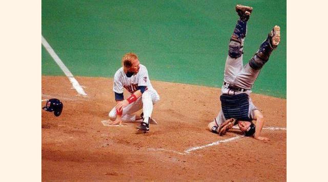 Greg Olson - Octubre 19, 1991. El "catcher" de los Atlanta Braves, Greg Olson, atrapa la pelota durante el primer juego de la Serie Mundial contra los Minessota Twins. (Foto: Learni)