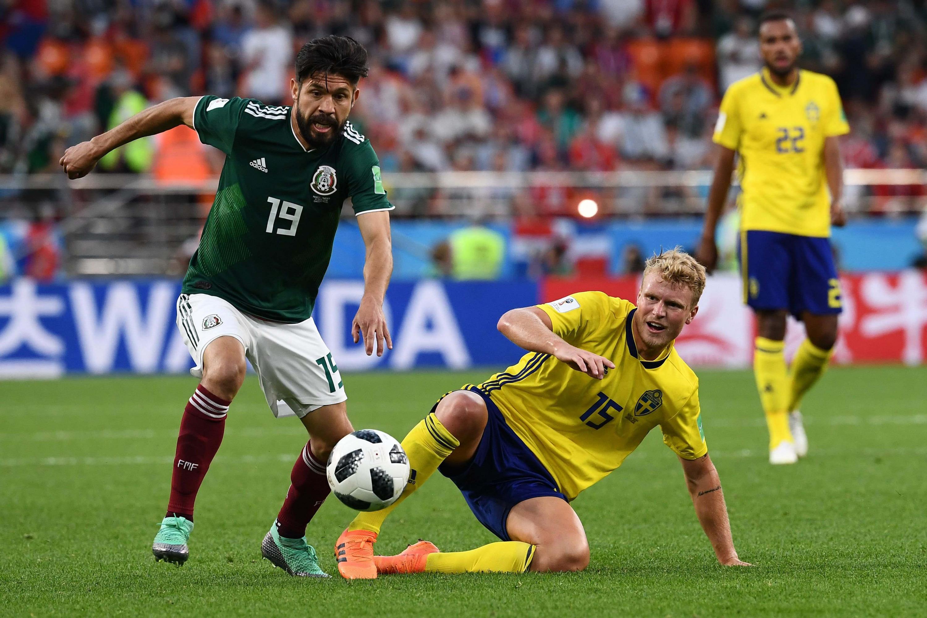 FOTO 7| El problema llegó en su tercer partido. Los mexicanos, casi asegurados para los octavos de final, perdieron ante Suecia por una goleada de 3 a 0. Sin embargo, el  seleccionado de México logró clasificar como segundo en el grupo F.