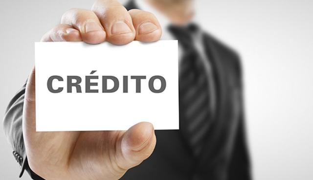 FOTO 8 | 8. Cuántas TDC debes tener y cuál es tu línea de crédito
Para cuando cumplimos 30, nos han ofrecido más de 30 tarjetas con las cuáles nos podríamos enamorar y también, fácilmente endeudar. Ya tienes suficiente edad para decir que “NO” a cada oferta que te hacen, pues debes saber que lo ideal es tener únicamente dos Tarjetas de Crédito. Además, si las manejas bien, sabes que constantemente querrán aumentar tu línea de crédito, por lo que te recomendamos saber cuándo conviene aceptar un aumento de crédito.