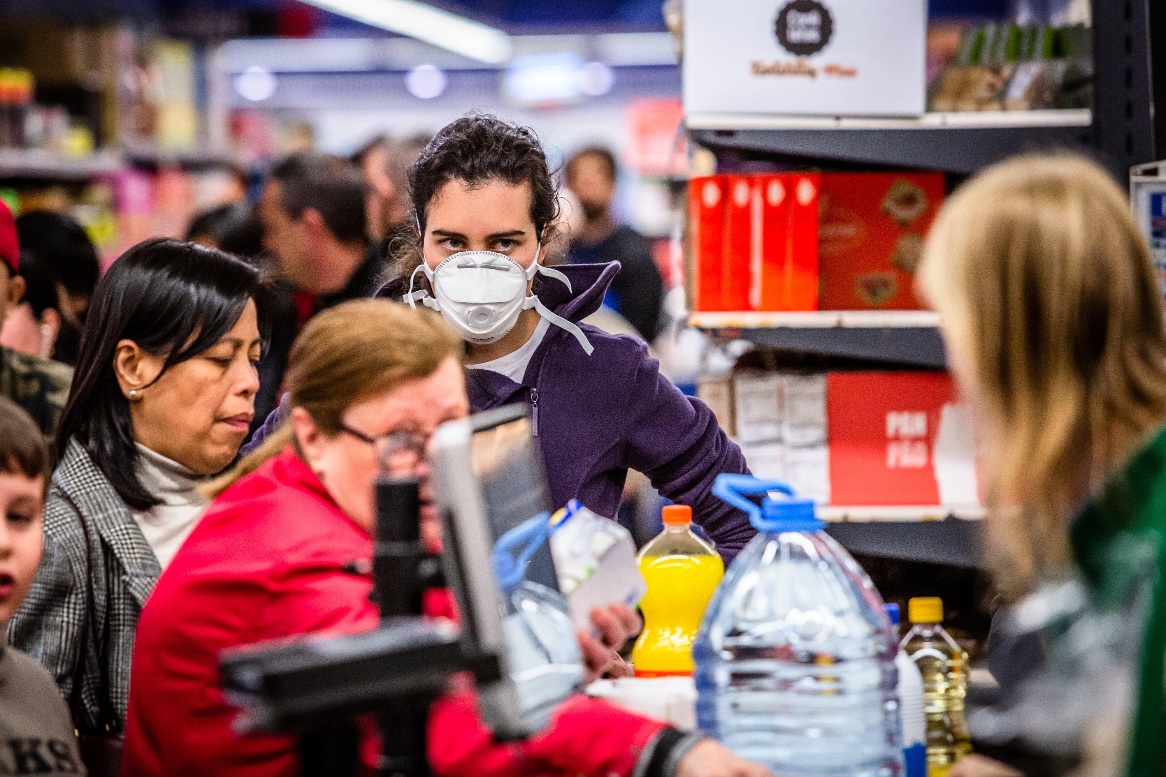 Los dos casos de contagios confirmados son personas provenientes de Estados Unidos y España, dijo la vicepresidente de Venezuela. (Foto: Bloomberg)