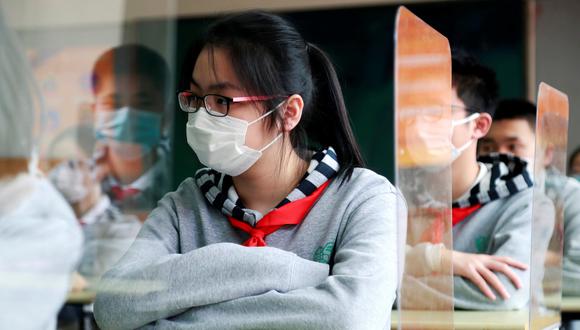 En Pekín solo los estudiantes de último año de secundaria fueron autorizados a volver a clase este lunes para preparar el ‘gaokao’, el examen de entrada a la universidad, el más importante de la enseñanza china. REUTERS