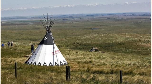 La Cabeza Aplastada en el Salto de Búfalos (Canadá) debe su nombre a un cazador que vio a los animales saltar el acantilado y fue asesinado por un búfalo. (Foto: CNN)