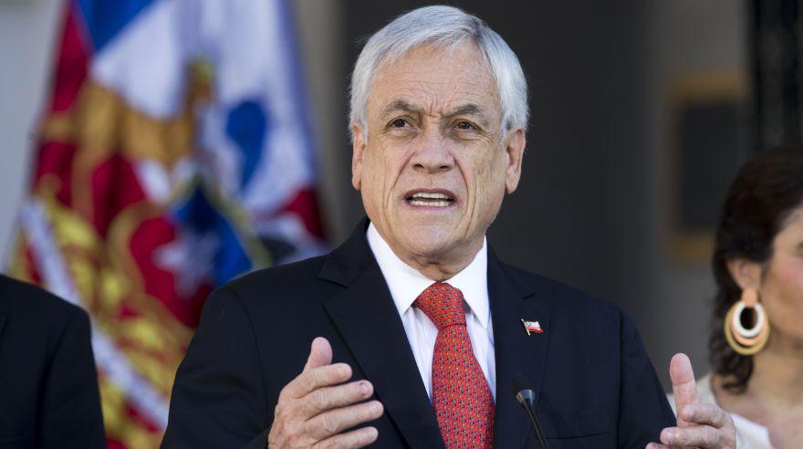 Desde el estallido social iniciado el 18 de octubre, en las manifestaciones han ido creciendo las voces que demandan una asamblea constituyente para cambiar la Carta Magna. (Foto: AFP)