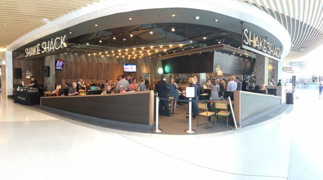 “Les importan los ingredientes y eso es lo que hace la diferencia. A Danny Meyer realmente le importa el tipo de carne, el tipo de pan, el tipo de salsa”, dijo Massimo Bottura sobre Shake Shack.