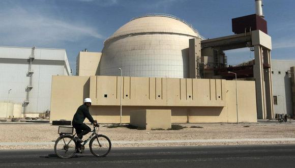 La Unión Europea busca persuadir a Teherán de que siga a bordo del pacto nuclear. (Foto: AP)