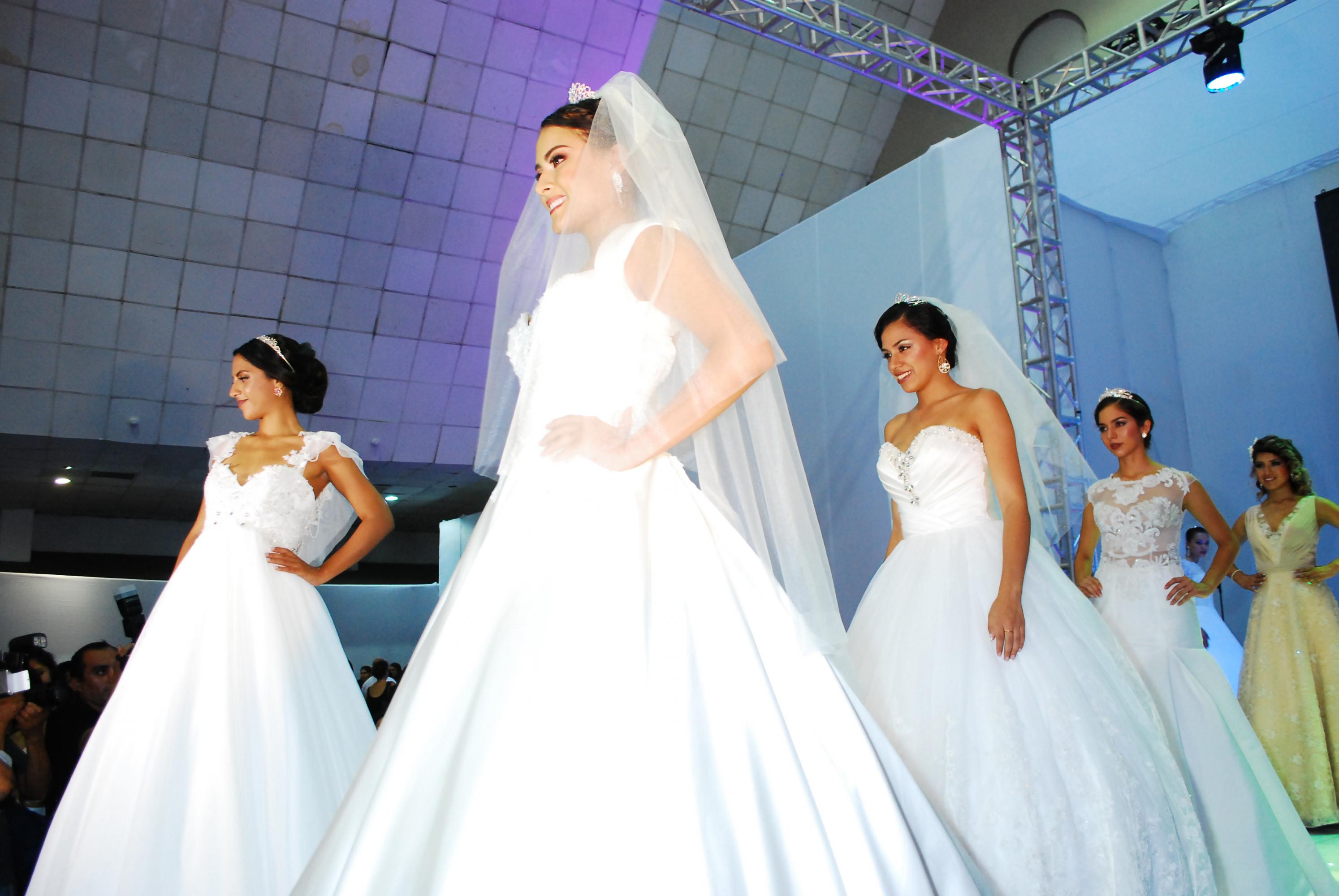 Imagen. En vestimenta y maquillaje se destina 25% del presupuesto. (Foto: Feriade Novios)