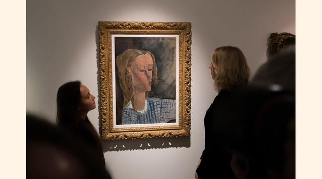 Christie's también realizará su famosa subasta en Londres. Aquí se muestra una pintura de Amedeo Modigliani llamada 'Portrait de Beatrice Hastings' (Retrato de Beatriz). Esta obra es parte de su venta de Arte Impresionista y Moderno, que se