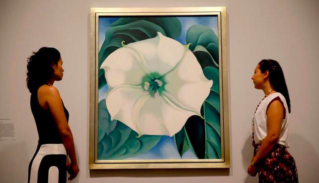 FOTO 8 | "Jimson Weed/White Flower No. 1" de la estadounidense Georgia O'Keeffe, fue vendida por US$ 44.4 millones en noviembre del 2014. Más recientemente, una pieza de la escultora franco-estadounidense Louise Bourgeois fue subastada en mayo por US$ 32.1 millones.La británica Jenny Saville (de 49 años) ya ha vendido obras que superaron los US$ 10 millones. (Foto: AP)