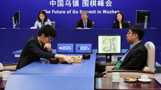 Máquina de Google vuelve a derrotar al número uno del juego chino Go