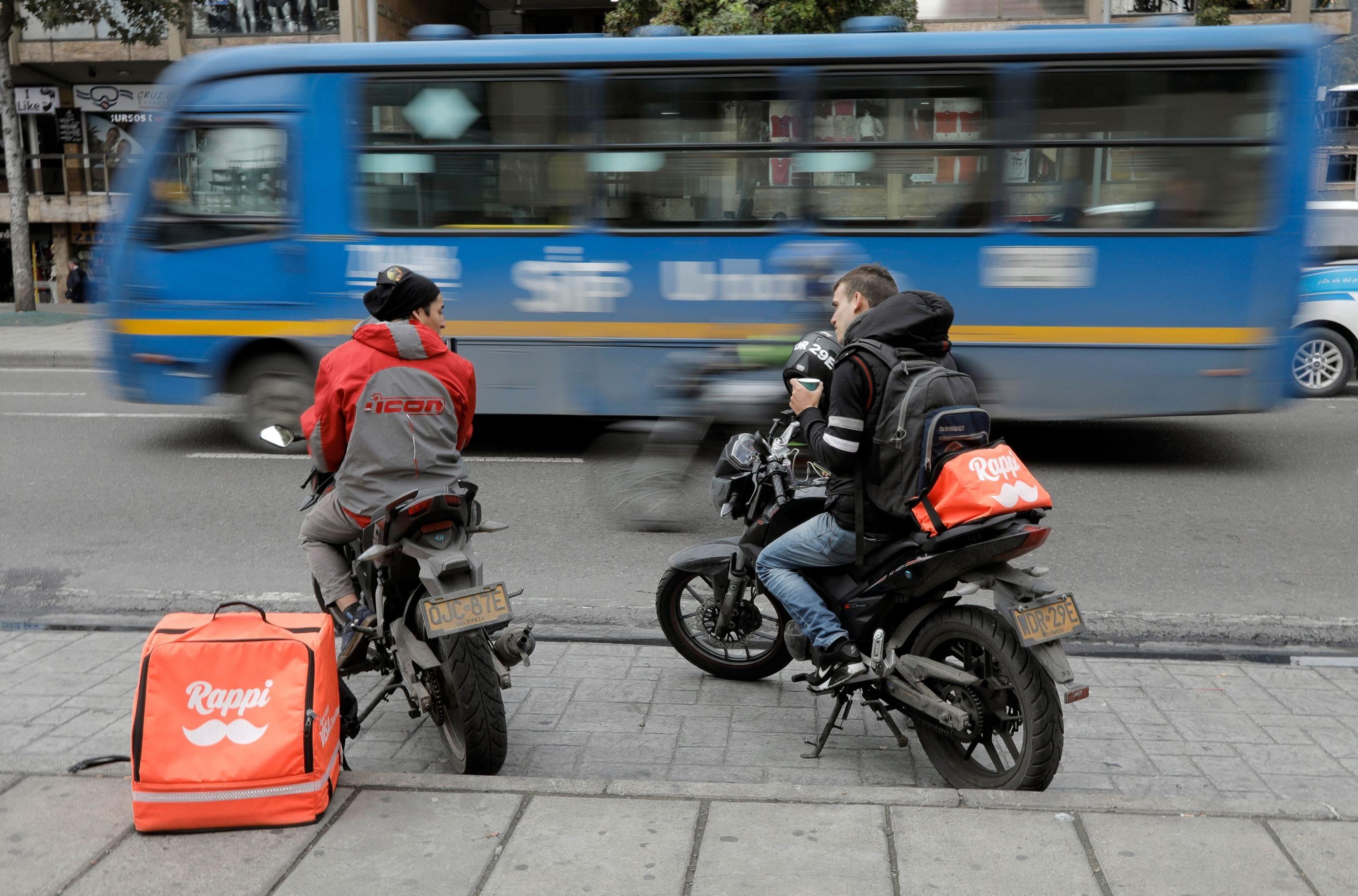 Empresas como Rappi y Glovo impulsaron el negocio de las motos. (Foto: AFP)