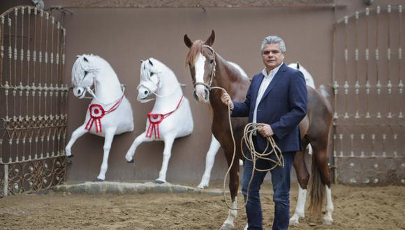 Contribución. Navarro es además creador del primer restaurante temático de caballo de paso.